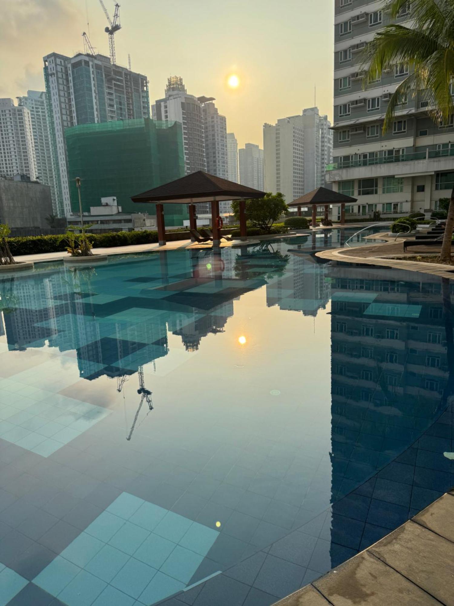 Beacon Makati Condo Free Pool Access Free Wifi 100Mbps & Free Netflix Manilla Buitenkant foto